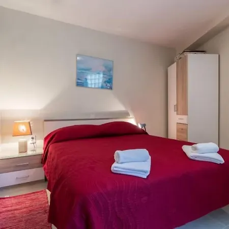 With Parking Space - 4732 Апартаменты