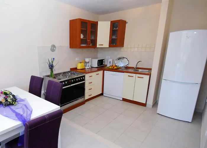 With Parking Space - 4732 Dubrovnik