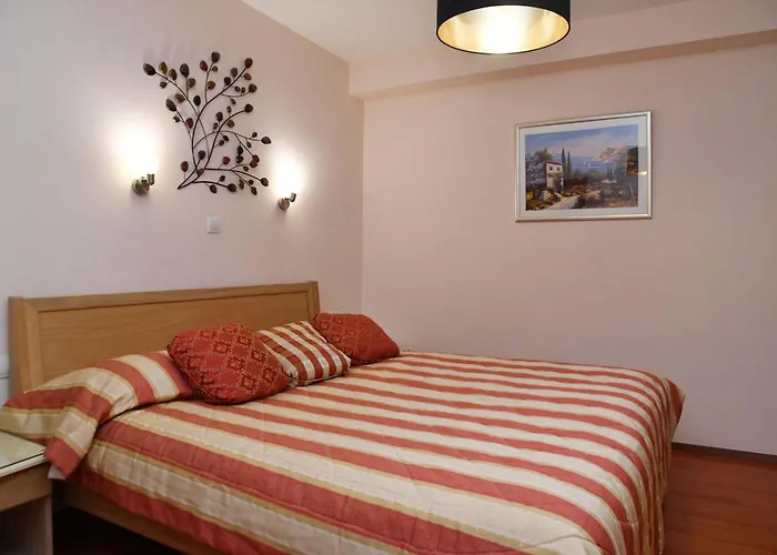 Appartement With Parking Space - 4732